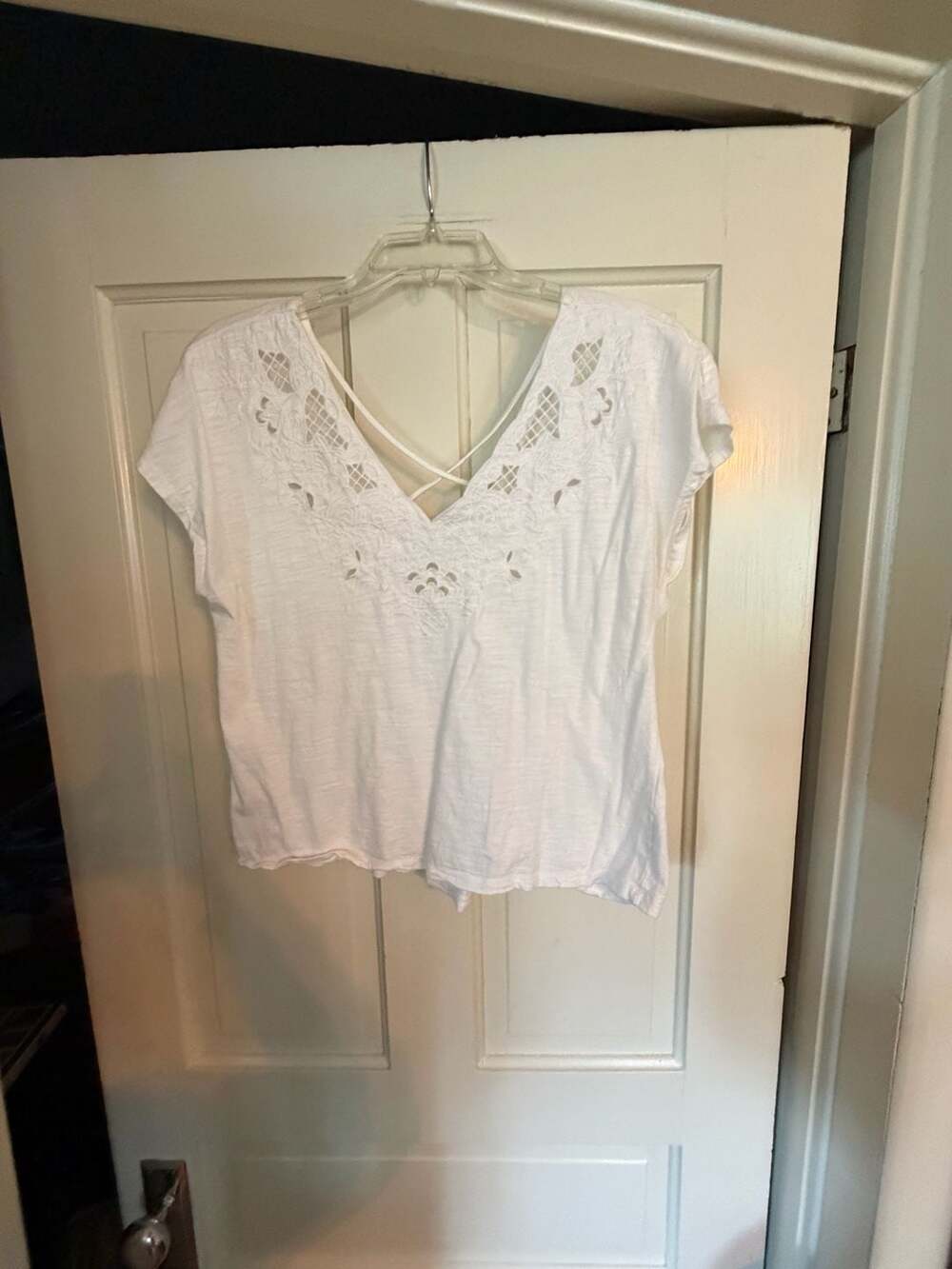 Love On A Hanger Women's White Short Sleeve V-Neck Eyelet Embroidered Top